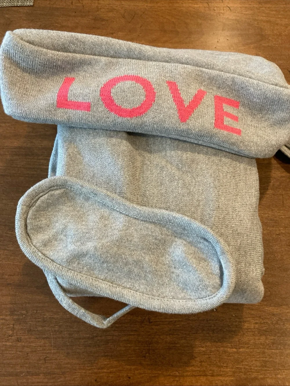 Travel throw & eye mask. Pink lemonade.